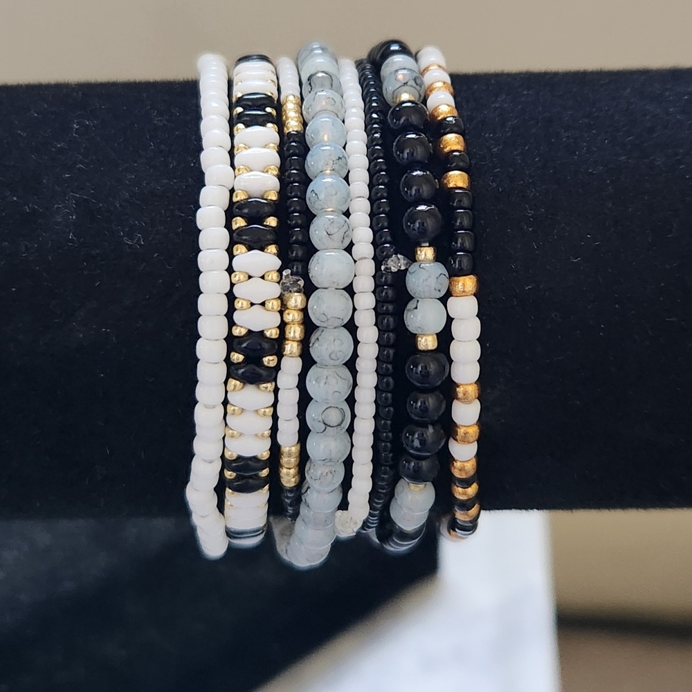 Elegant Beaded Bracelet 8 Piece Set - Black, White, Gold